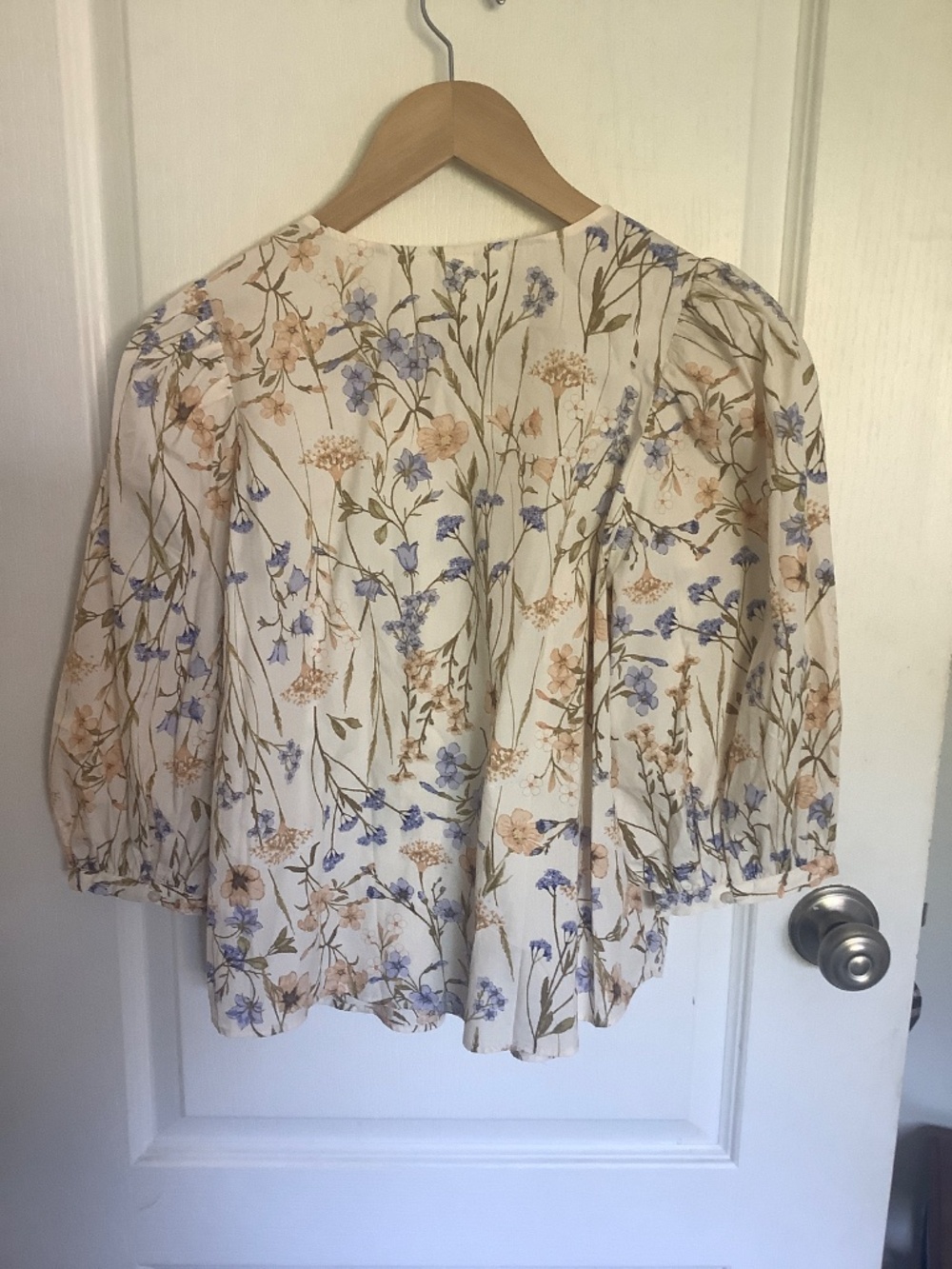 H&M blouse - Picture 2 of 3